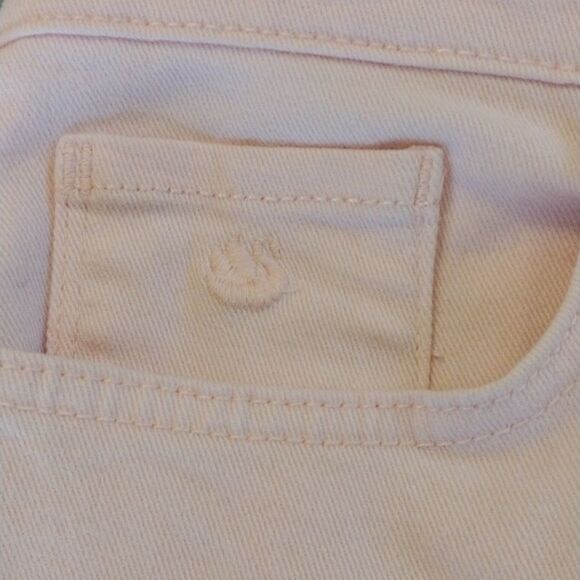 Gloria Vanderbilt All-Around Slimming Effect Cropped Jeans - Picture 10 of 11